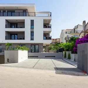 https://villa-mares-2.splithotels.org